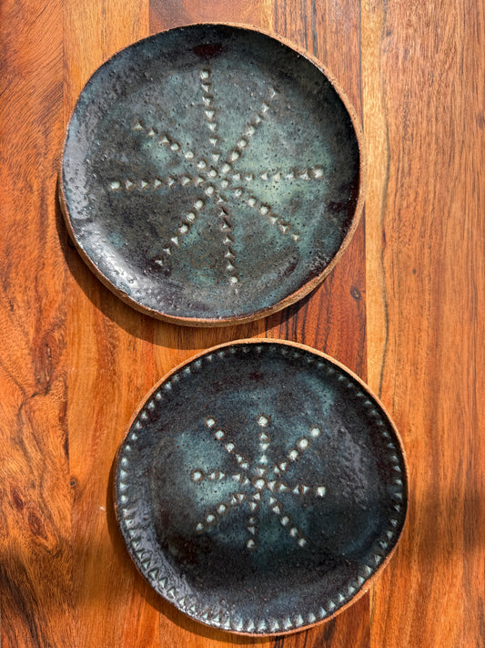 Set of 2 Blue Stoneware Plates with Embossed Pattern (12 cm)